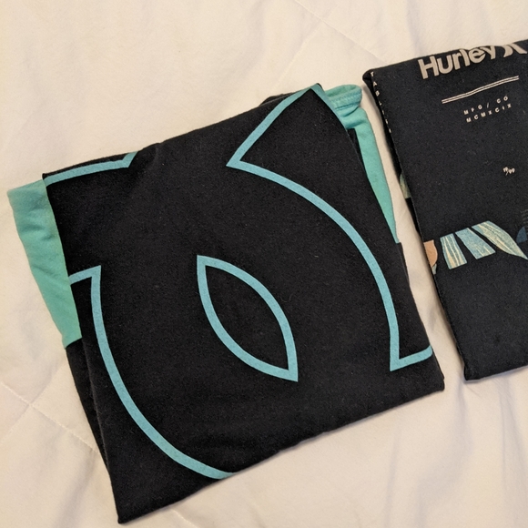 Hurley DC Shoes 2/lot Graphic Tee Size M 494 - Picture 6 of 15